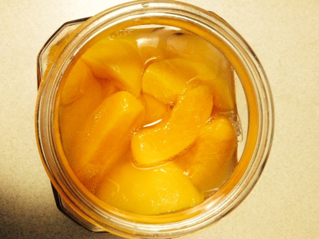 黄桃罐头里有什么对人体有益的成分|吃黄桃罐头有什么好处?
